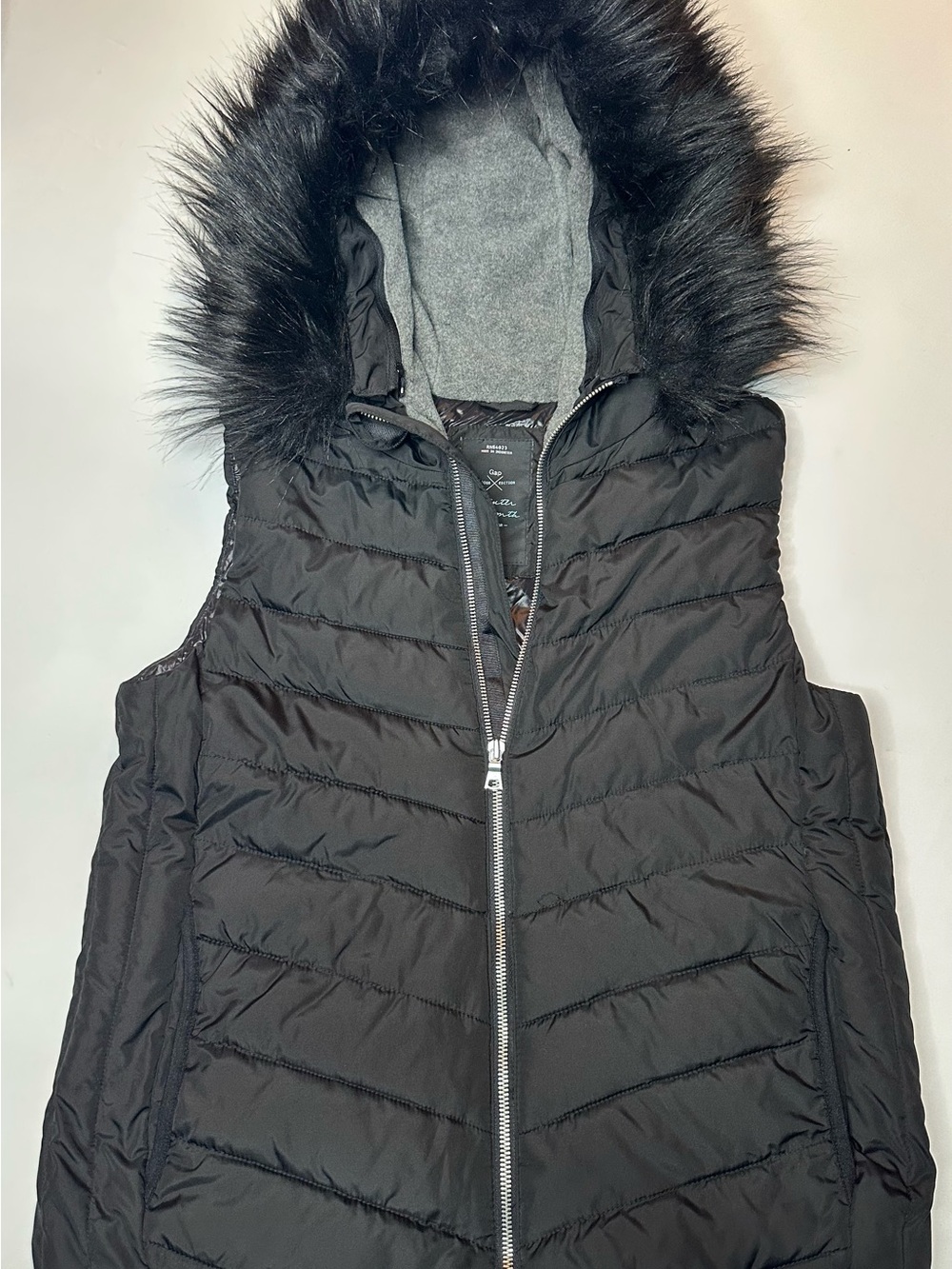 GAP Black Quilted Hooded Puffer Vest with Faux Fur Hood Trim
